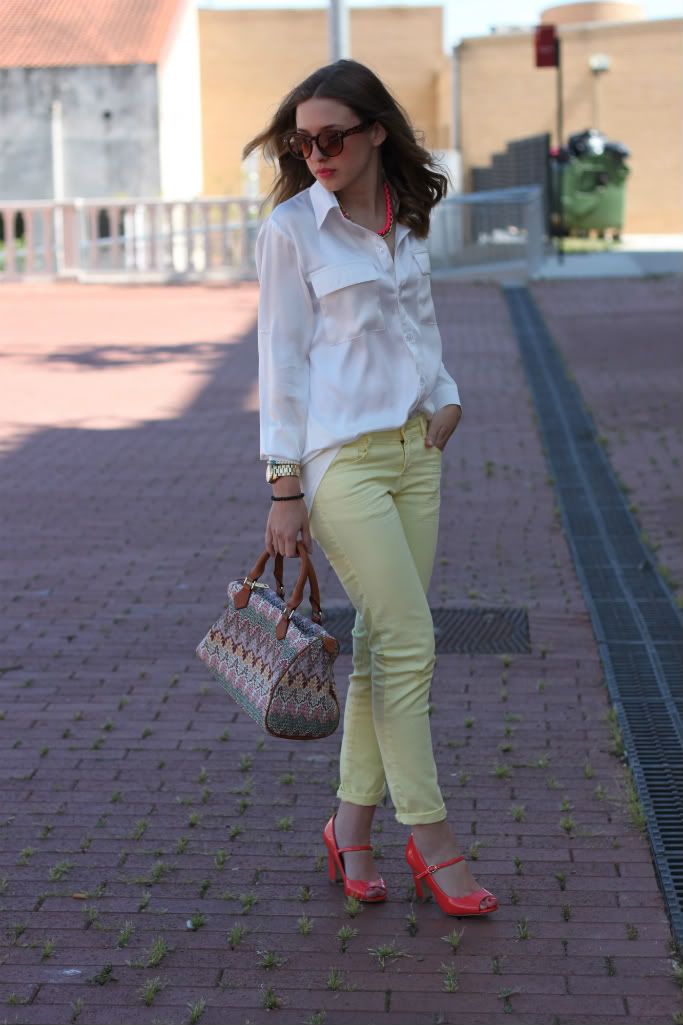 pastel colors white shirt fluor bimba lola bag