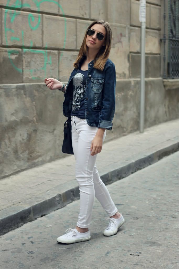 skullt-shirtwhitejeansdenimjacket-2