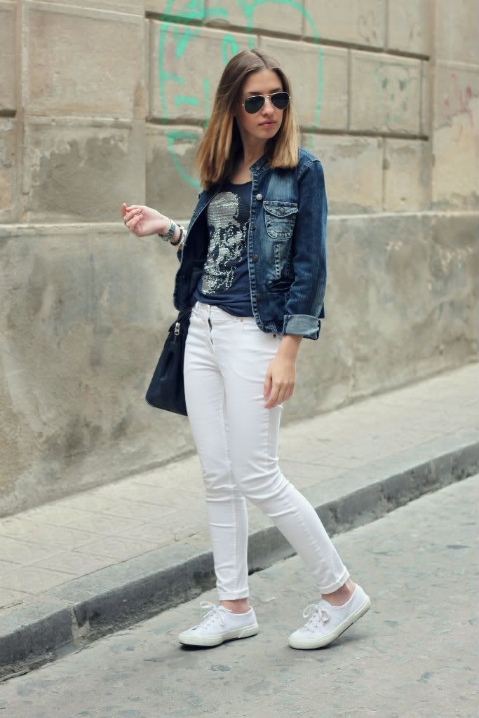 skullt-shirtwhitejeansdenimjacket-3