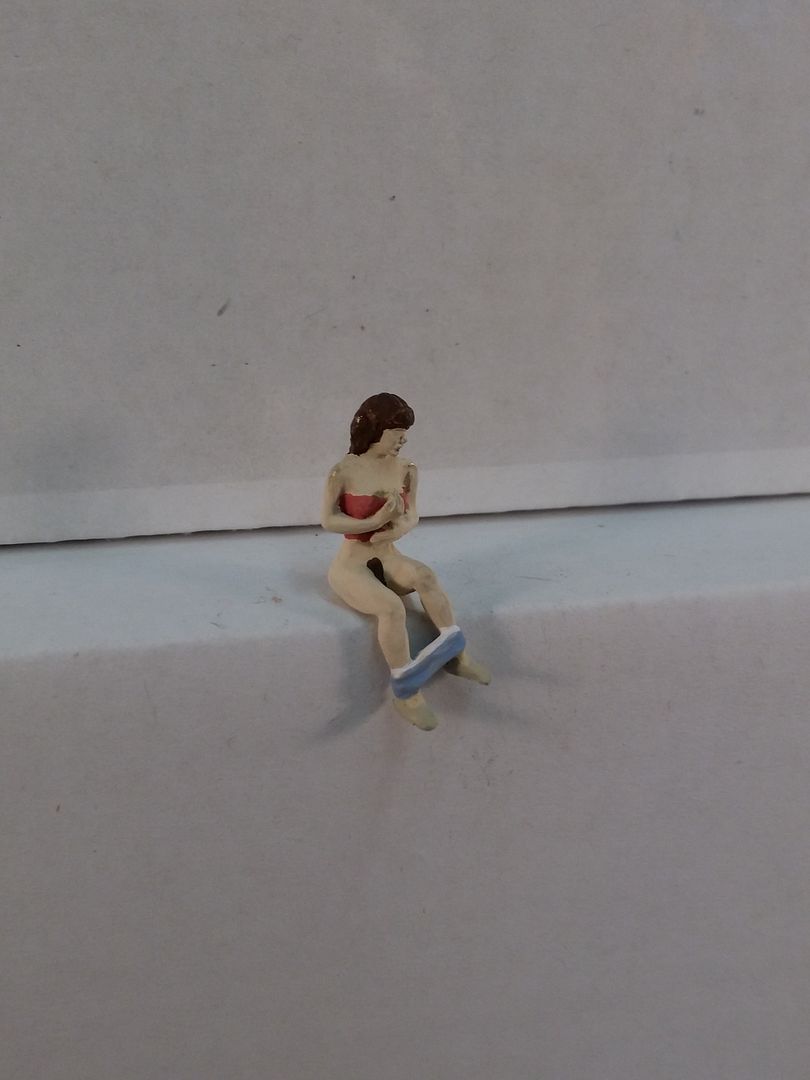 O Scale On30 On3 Figures People New Arttista Female Occupant for Outhouse #1302