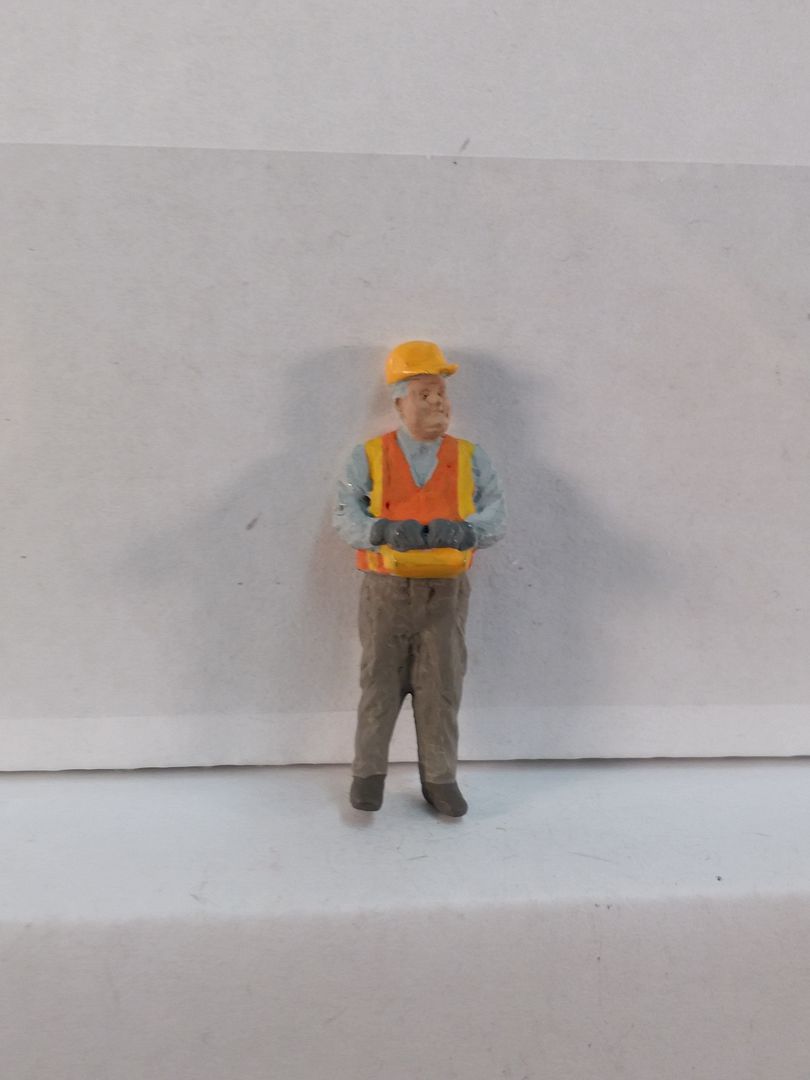 1:48 Arttista Fireman with Hose Nozzle #1315 O Scale